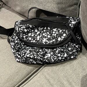Lululemon cross body
